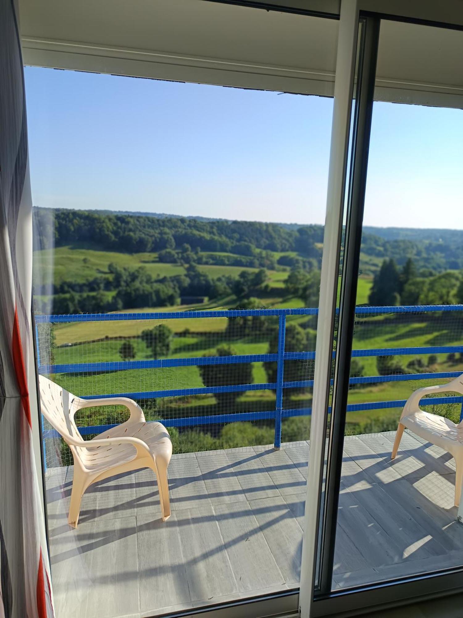 Ferienwohnung Bellevue La Tour-dʼAuvergne Exterior foto